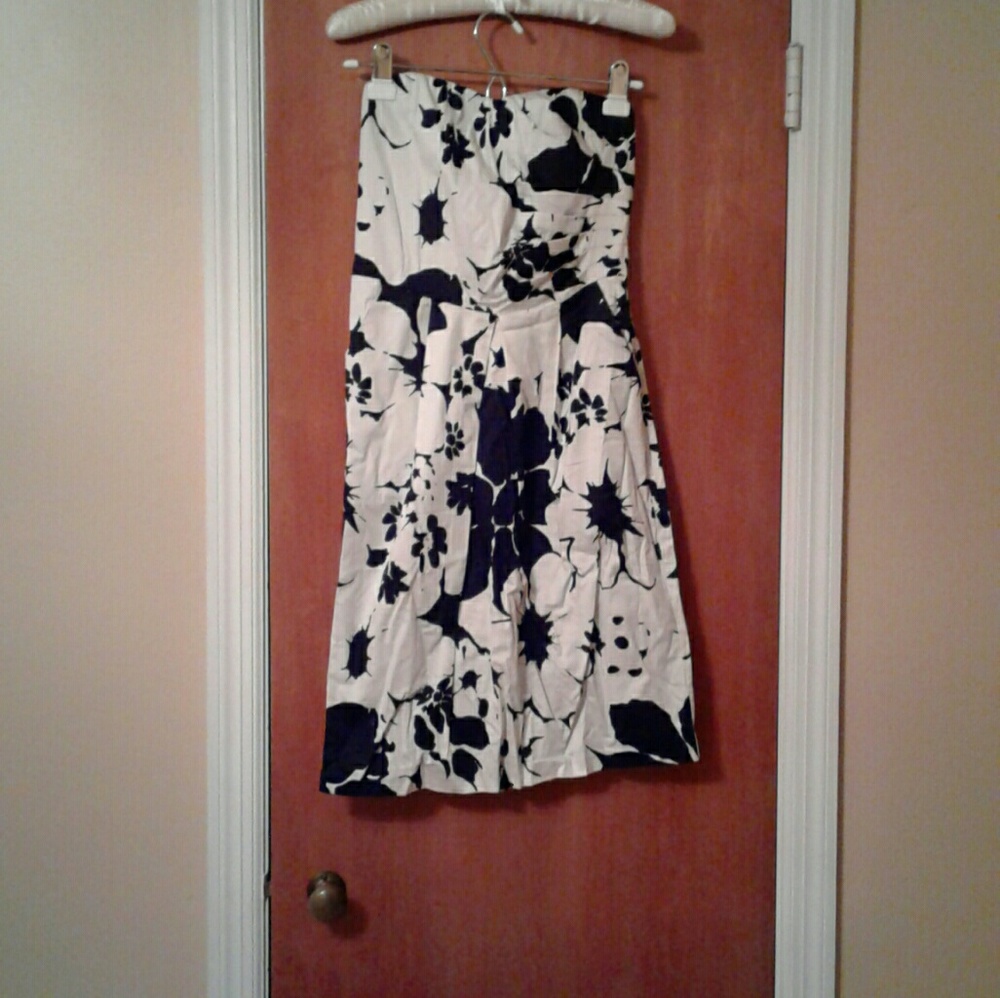 Limited strapless summer dress. Size 4